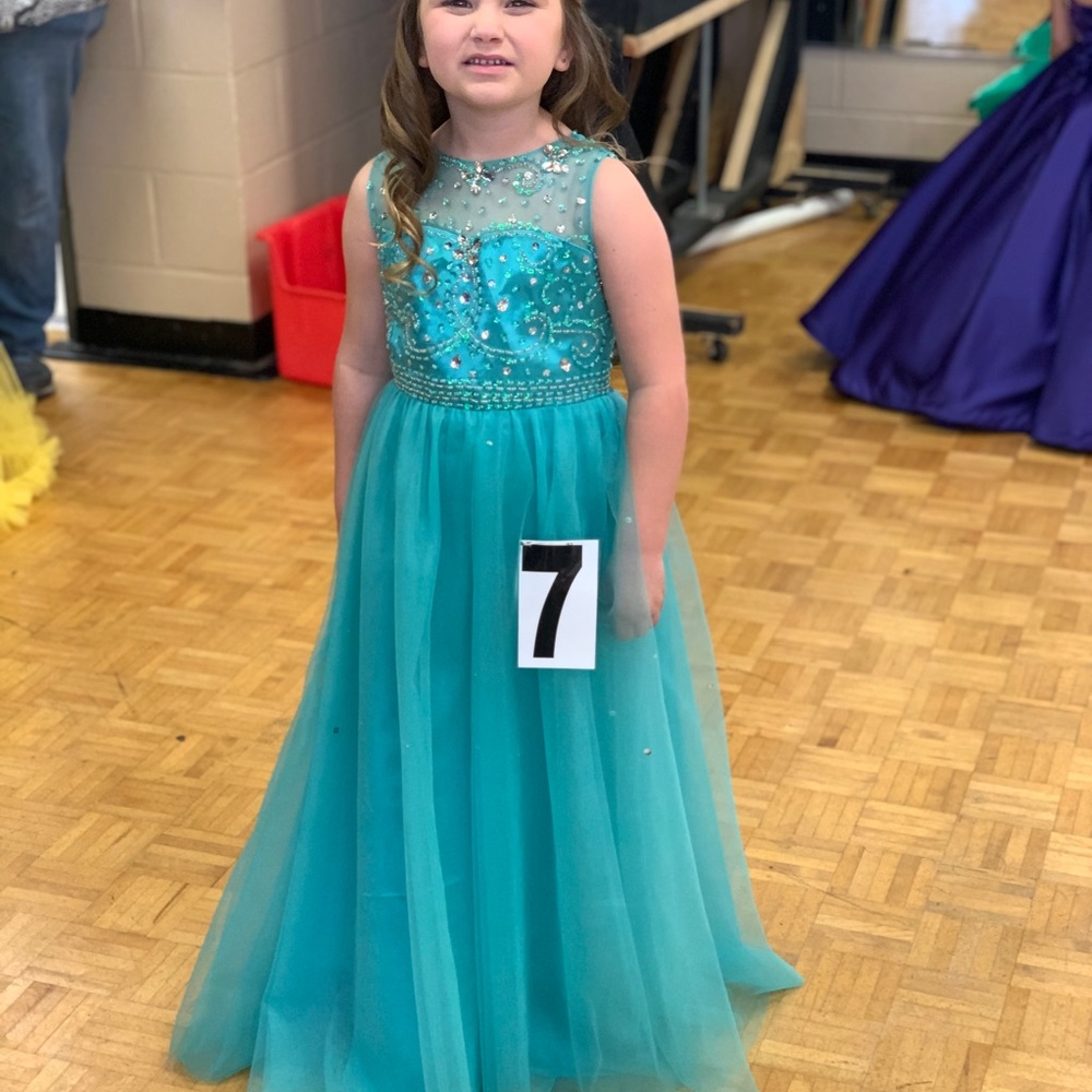 Pageant dress - Picture 3 of 3